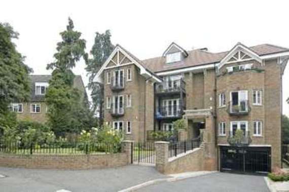2 bedroom Flat for s...